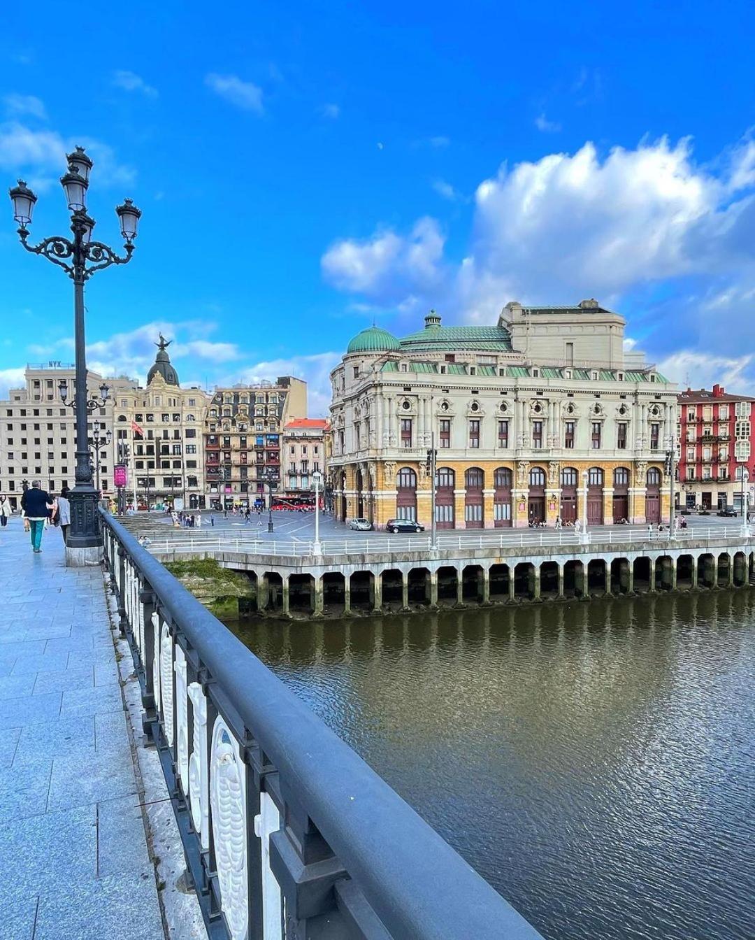 Bilder Boutique Hotel Билбао Екстериор снимка